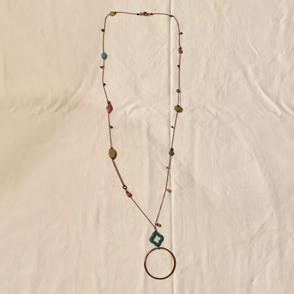 Beaded necklace with pendant
